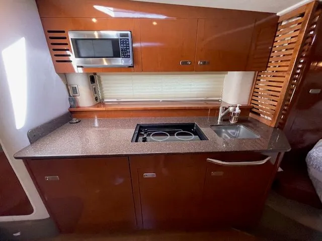 2012 Sea Ray Sundancer 370