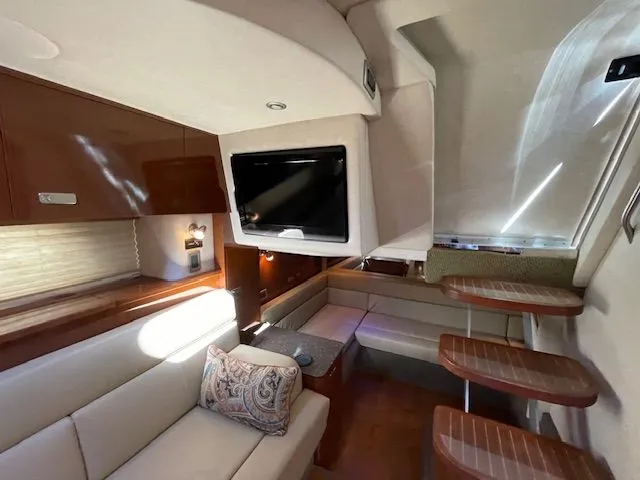 2012 Sea Ray Sundancer 370
