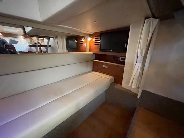 2012 Sea Ray Sundancer 370