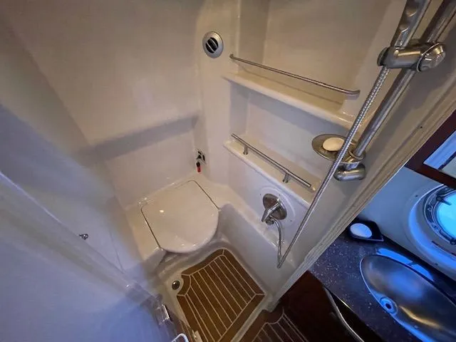 2012 Sea Ray Sundancer 370
