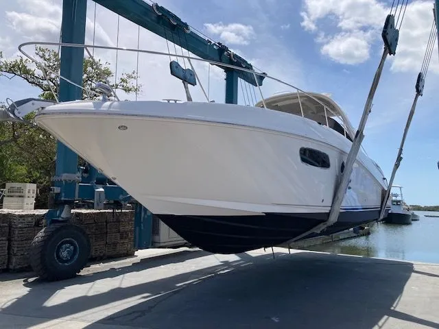 2012 Sea Ray Sundancer 370