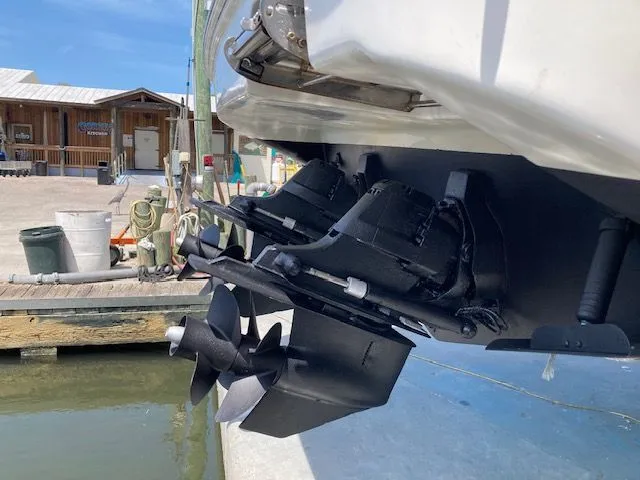 2012 Sea Ray Sundancer 370