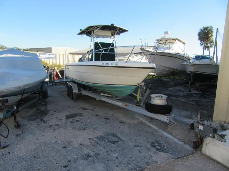 2000 Pursuit 2270
