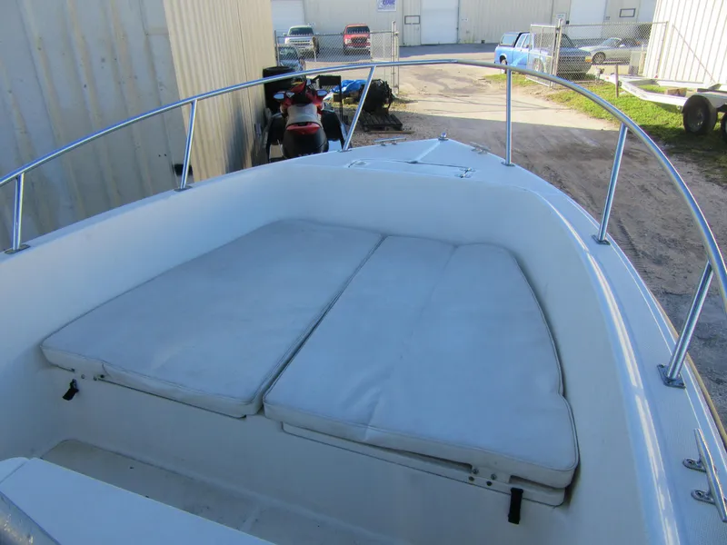 2000 Pursuit 2270