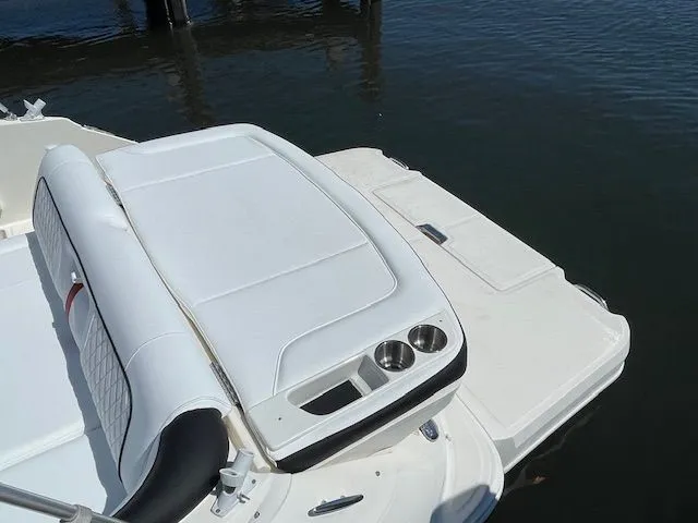 2015 Sea Ray 240 SUN DECK
