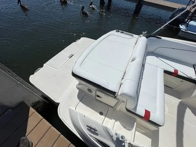 2015 Sea Ray 240 SUN DECK