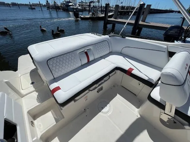 2015 Sea Ray 240 SUN DECK
