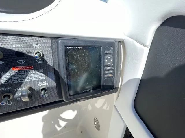 2015 Sea Ray 240 SUN DECK