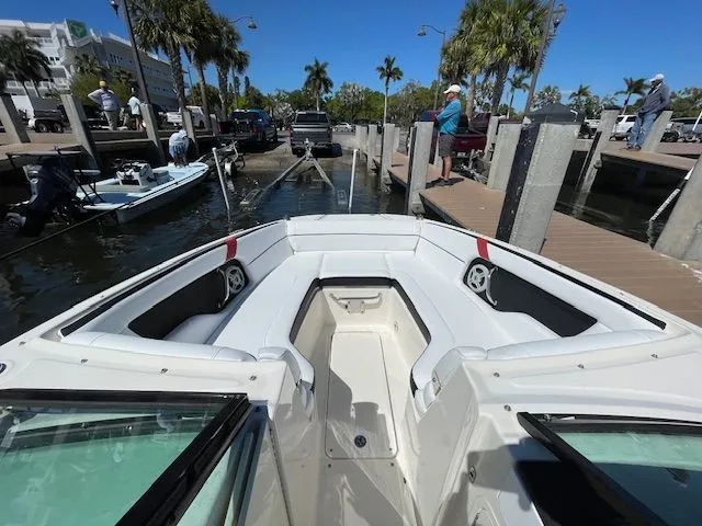 2015 Sea Ray 240 SUN DECK