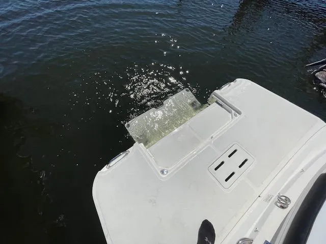 2015 Sea Ray 240 SUN DECK