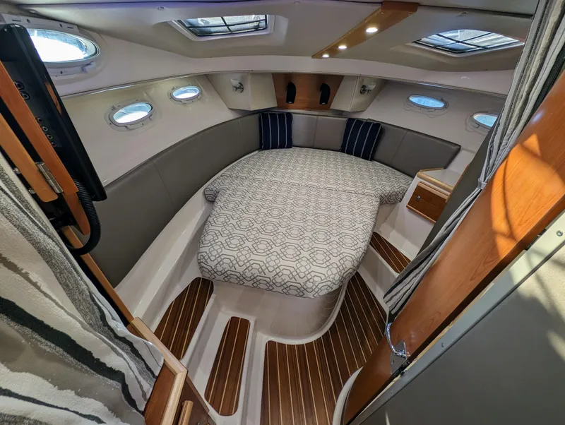 2022 Cutwater C-32 Coupe LE