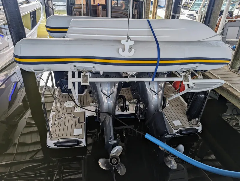 2022 Cutwater C-32 Coupe LE