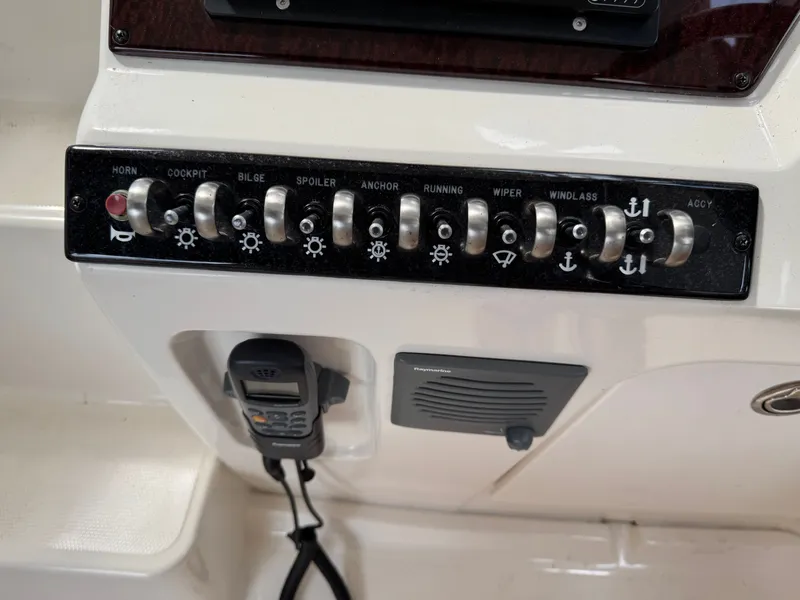 2010 Sea Ray Sundancer 310