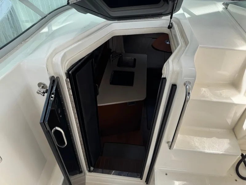 2010 Sea Ray Sundancer 310