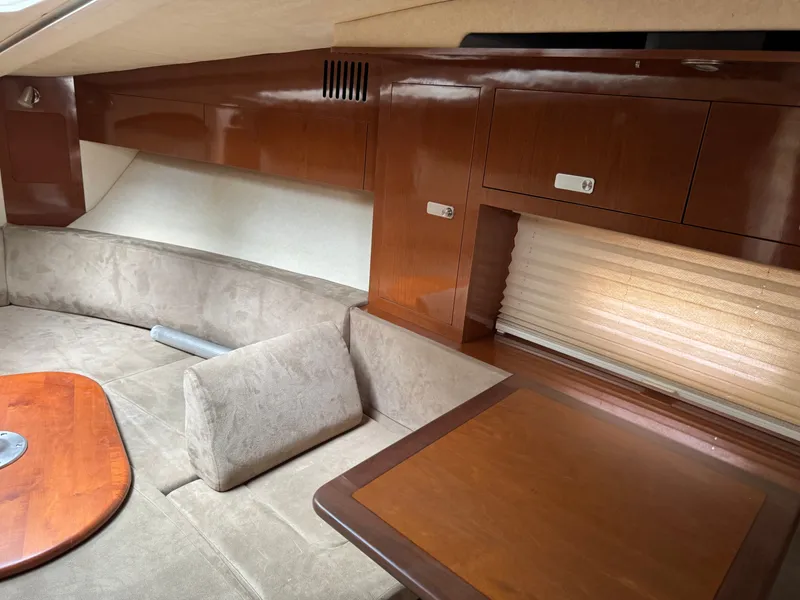 2010 Sea Ray Sundancer 310