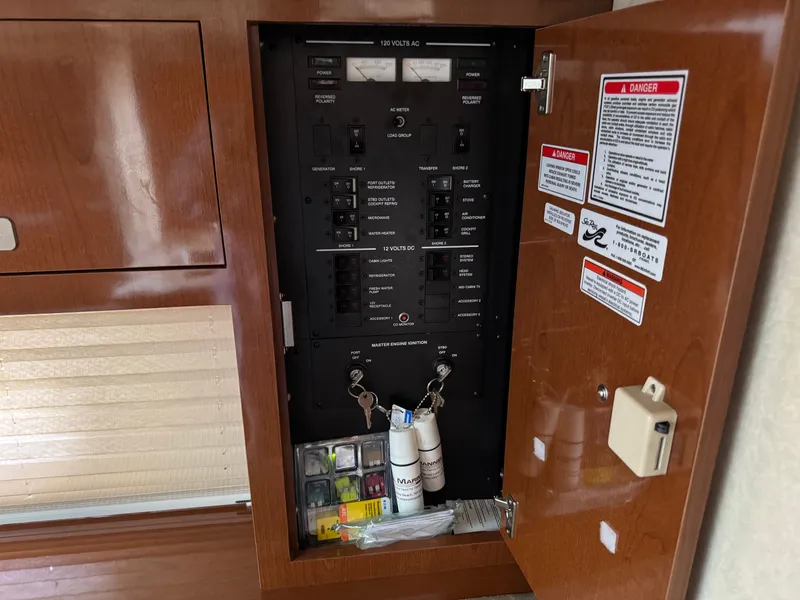 2010 Sea Ray Sundancer 310