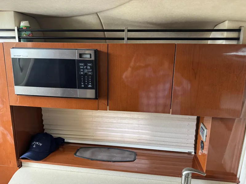 2010 Sea Ray Sundancer 310