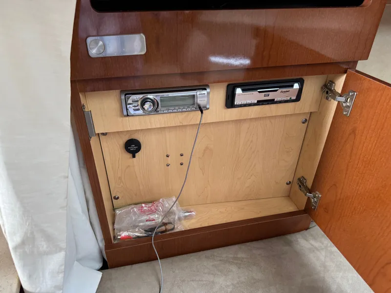 2010 Sea Ray Sundancer 310