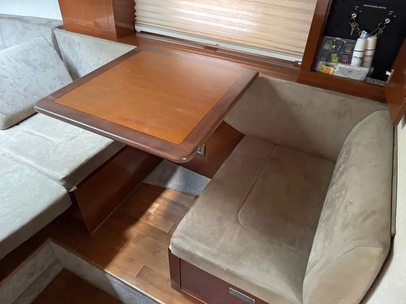 2010 Sea Ray Sundancer 310