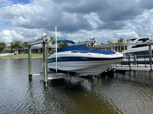 2005 Crownline 262 EX
