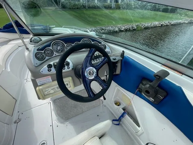 2005 Crownline 262 EX