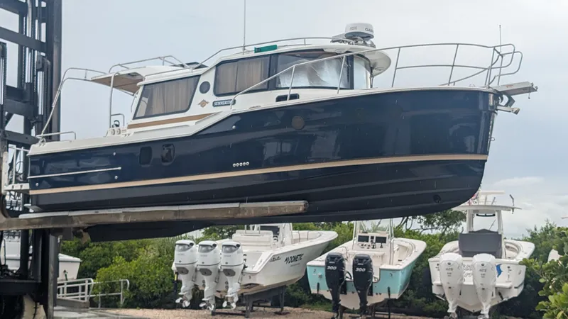2015 Ranger Tugs R-29S LE