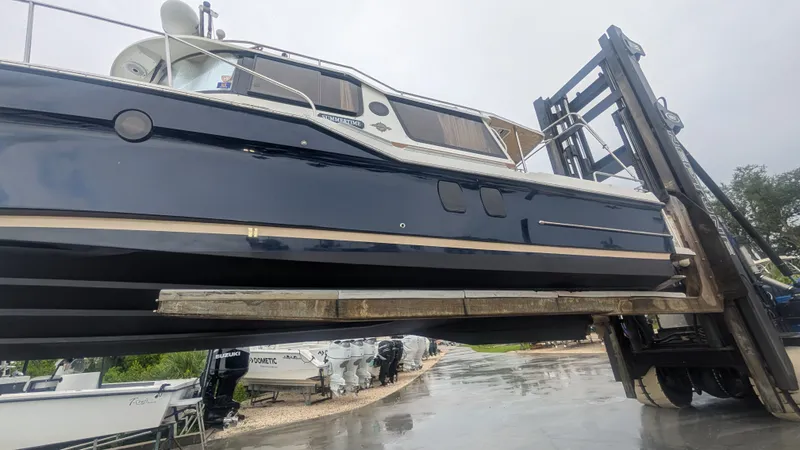2015 Ranger Tugs R-29S LE