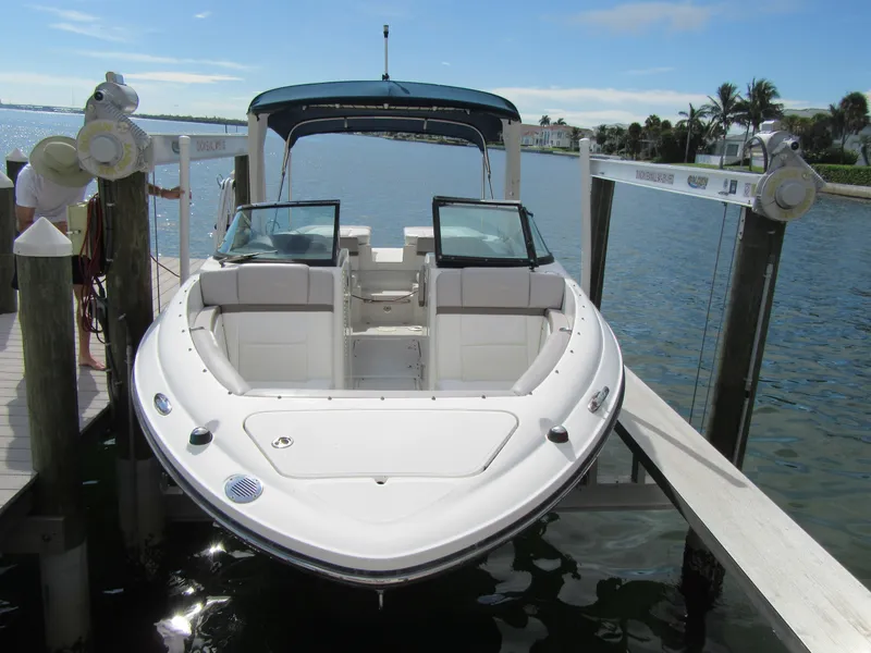 2011 Sea Ray SLX 250