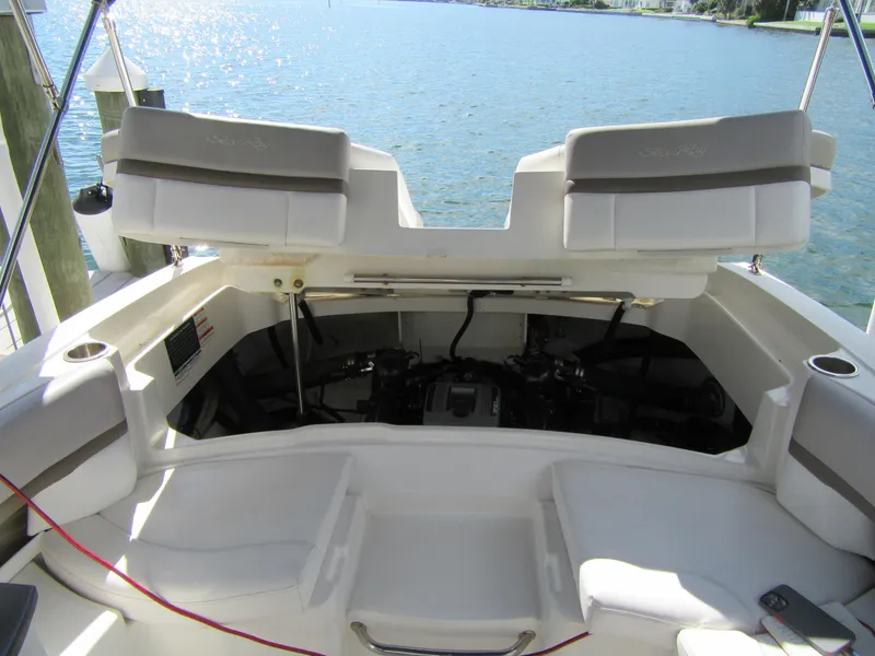 2011 Sea Ray SLX 250