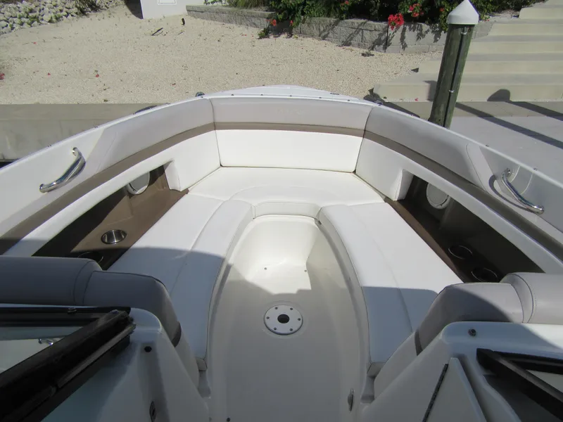 2011 Sea Ray SLX 250
