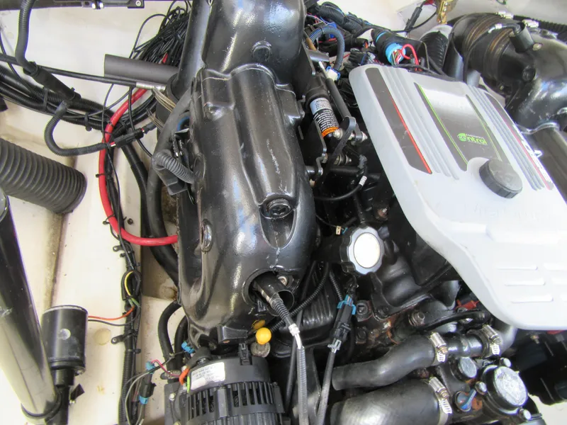 2011 Sea Ray SLX 250