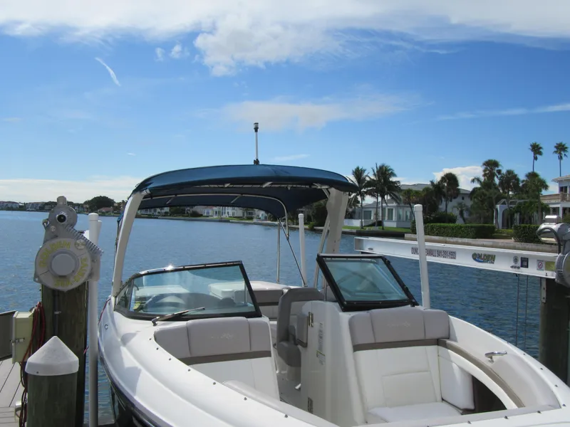 2011 Sea Ray SLX 250