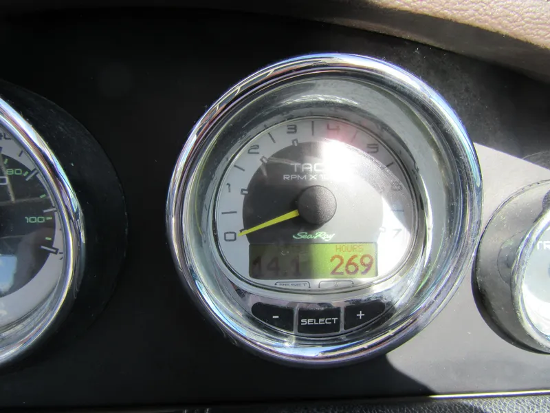 2011 Sea Ray SLX 250