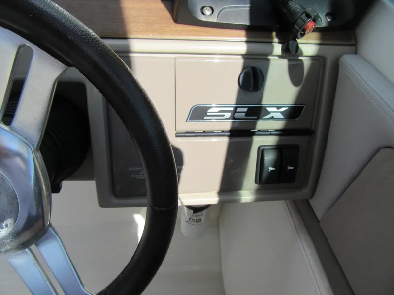 2011 Sea Ray SLX 250