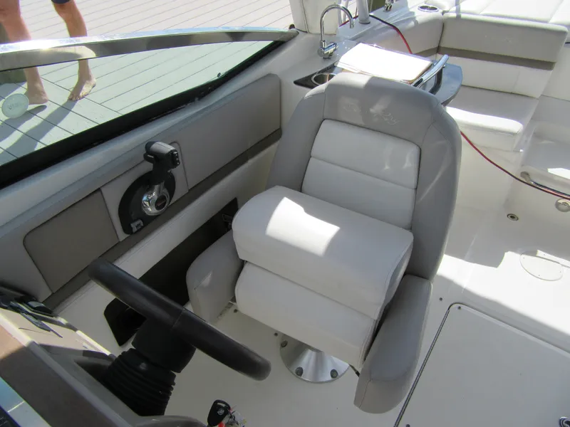 2011 Sea Ray SLX 250