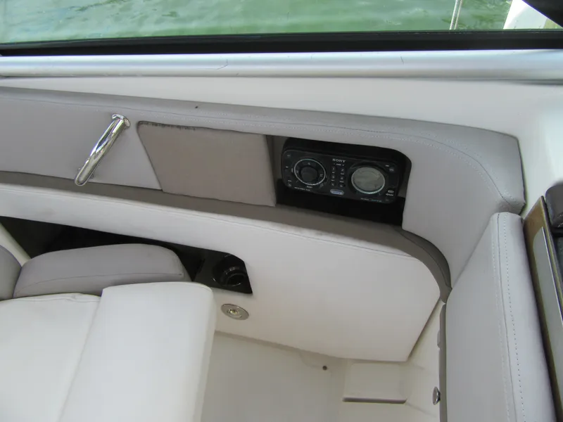 2011 Sea Ray SLX 250