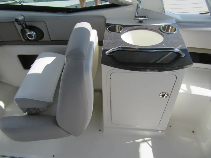 2011 Sea Ray SLX 250