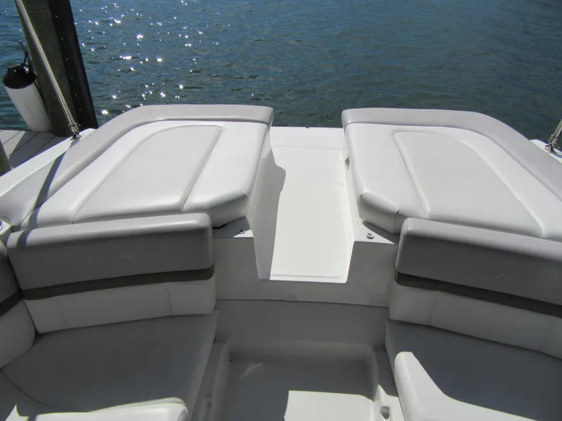 2011 Sea Ray SLX 250
