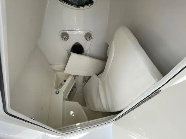 2022 Century 2900 Center Console