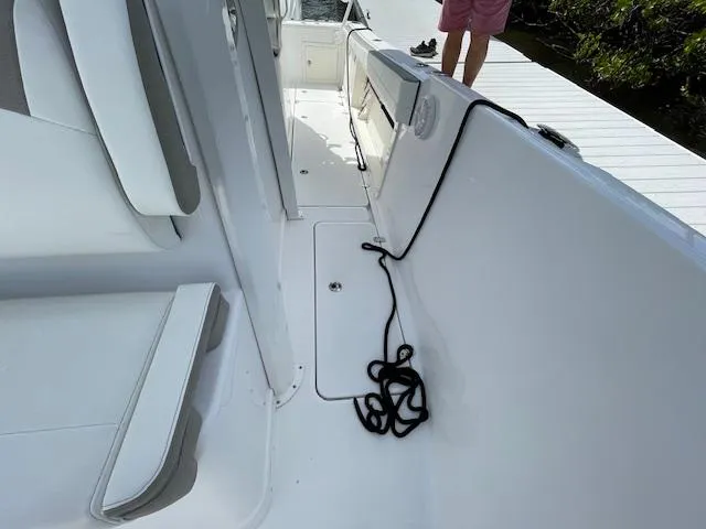 2022 Century 2900 Center Console