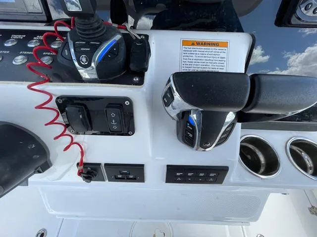 2022 Century 2900 Center Console