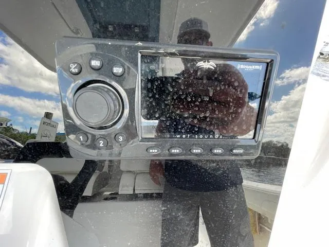 2022 Century 2900 Center Console