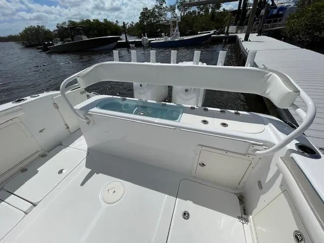 2022 Century 2900 Center Console
