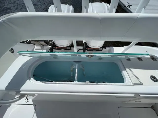 2022 Century 2900 Center Console