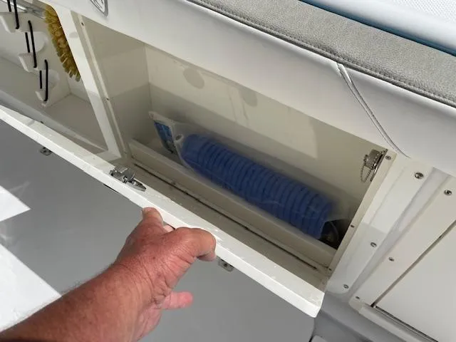 2022 Century 2900 Center Console