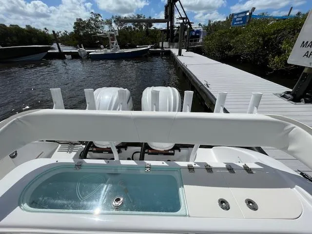 2022 Century 2900 Center Console