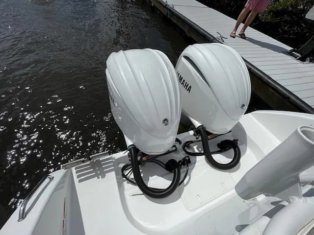 2022 Century 2900 Center Console