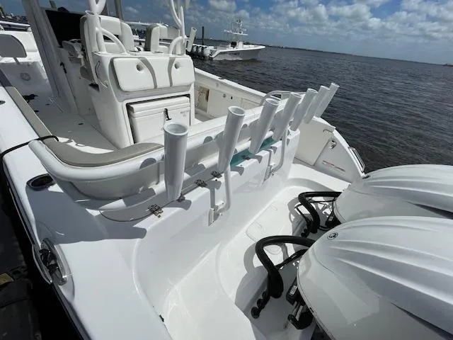 2022 Century 2900 Center Console