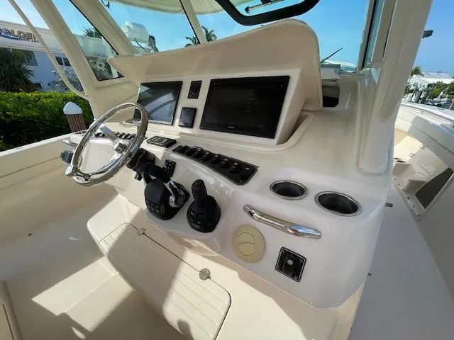 2017 Grady-White Canyon 376
