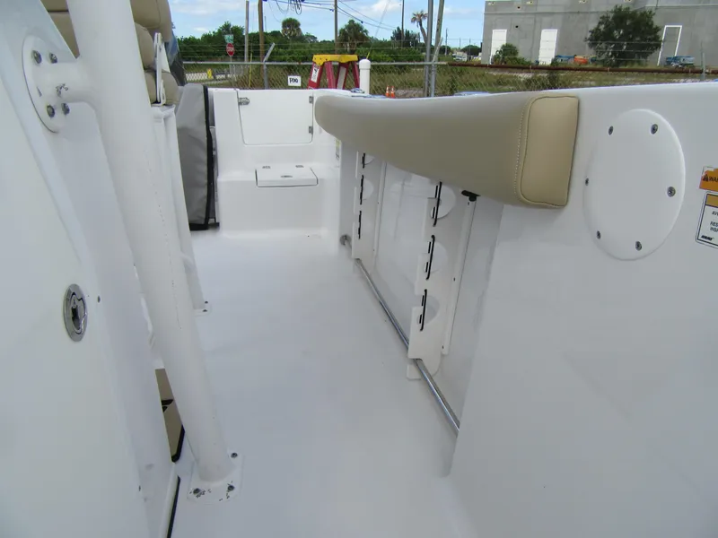 2017 Sportsman Open 232 Center Console
